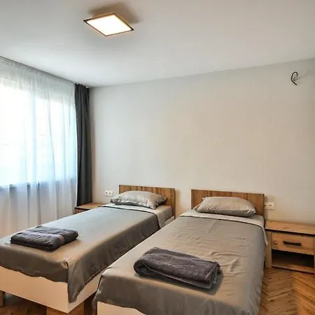 House Stavrevi 度假居 *